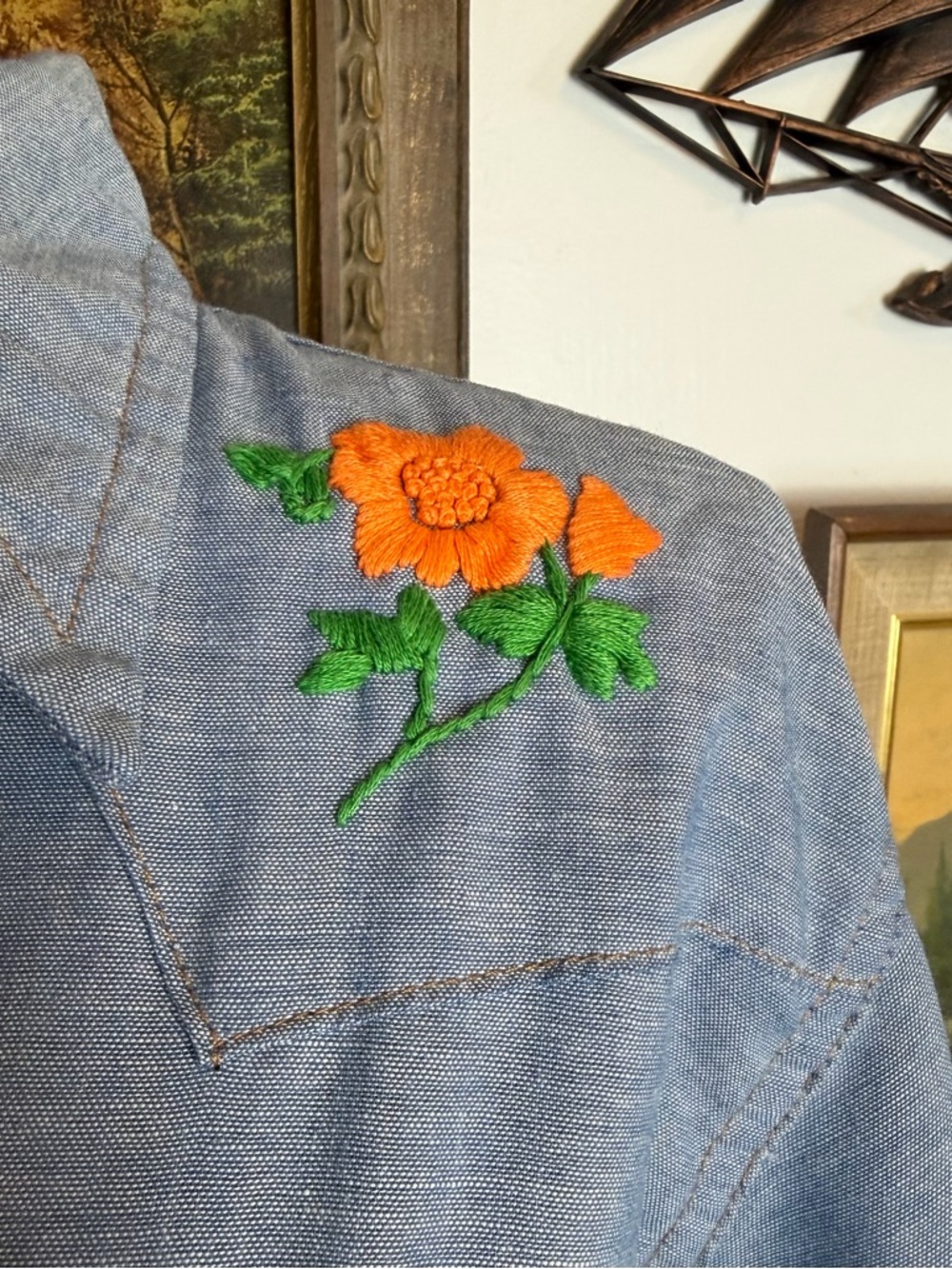 Vintage 1970s Hand Embroidered Chambray Botton Down Shirt Wrangler - Picture 12 of 14